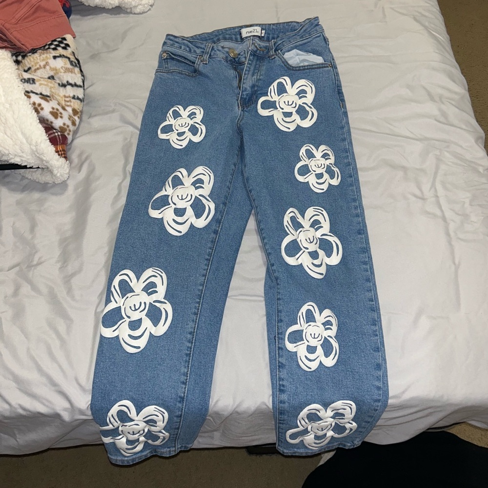 Rue 21 Floral Straight Cut Jeans Size 2